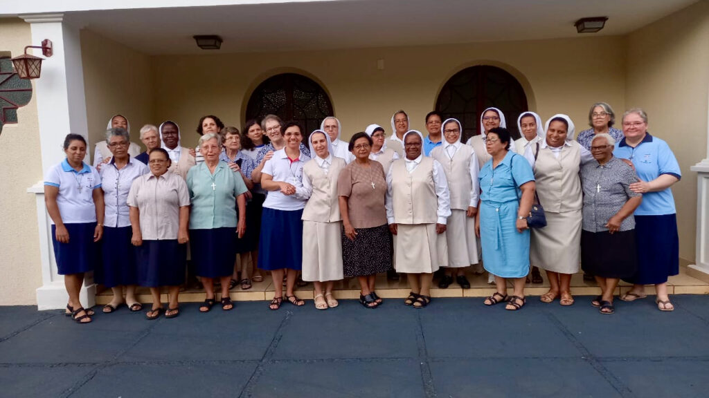 Acolhida das religiosas que participam do encontro anual.