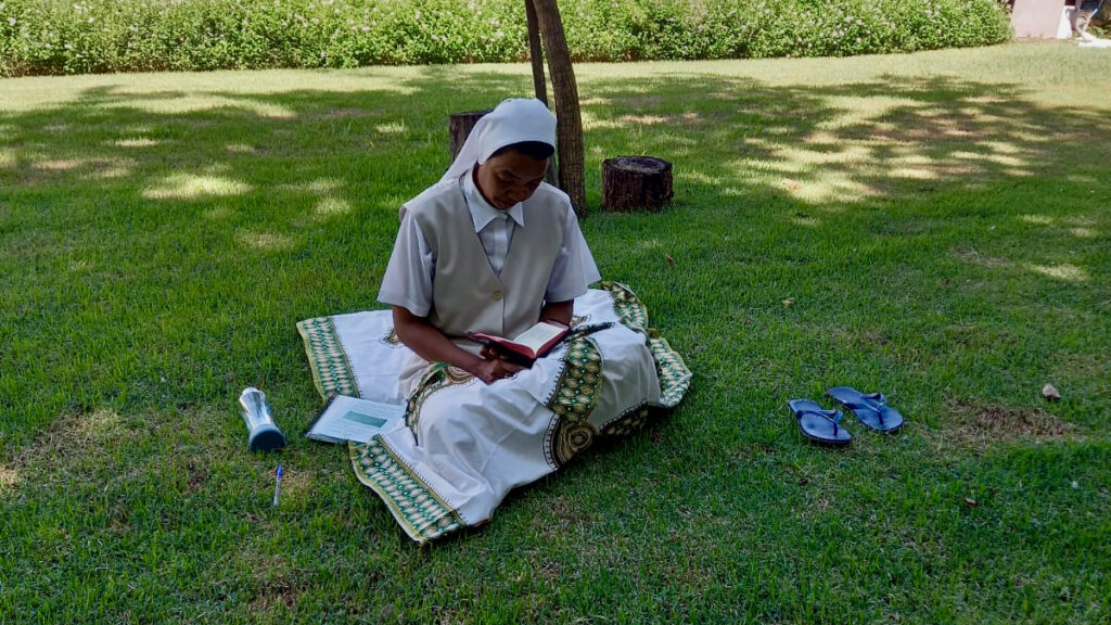 Momento de meditação da Palavra durante o Encontro de espiritualidade 2025.